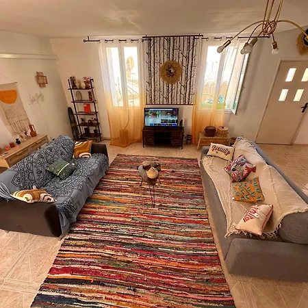 Maison De