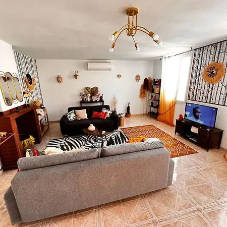 Holiday home Maison De *