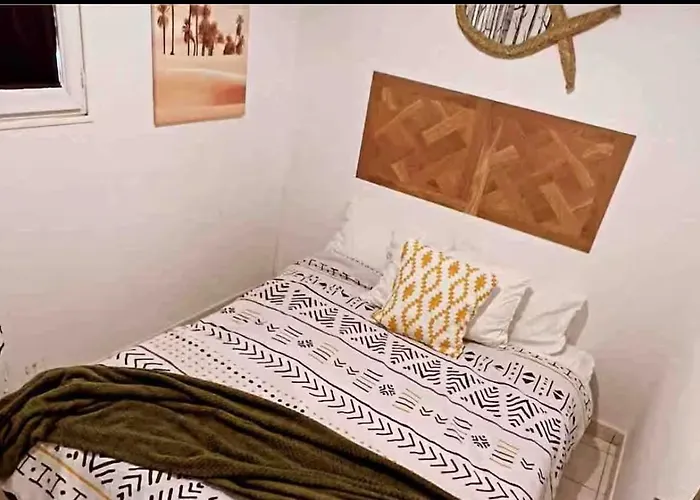 Maison De * Ναρμπόν